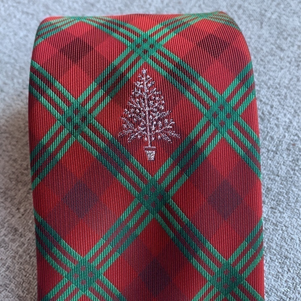 Holiday Traditions Hallmark Festive Christmas Party Plaid Christmas Tree Tie - Picture 2 of 3